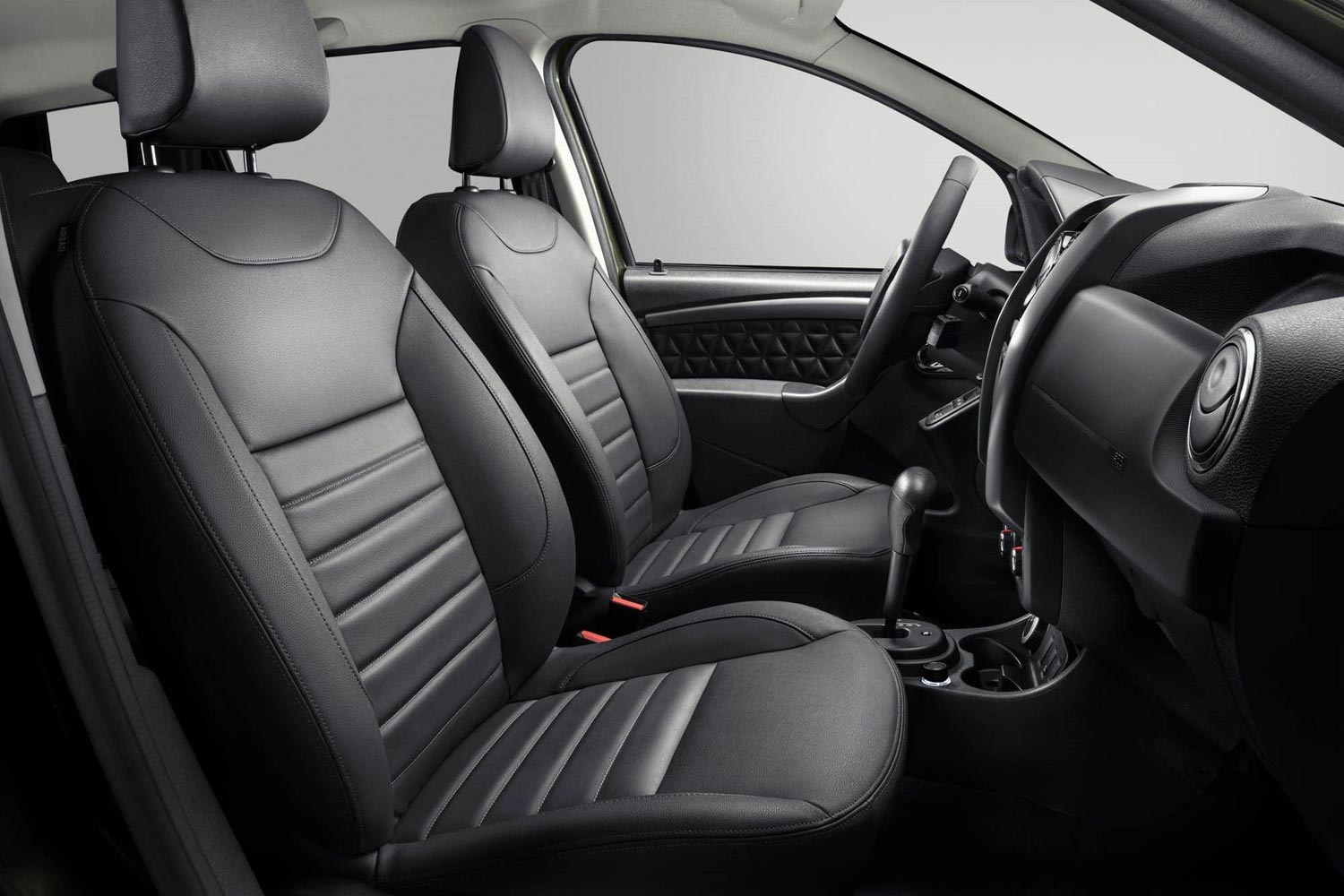 /img/cars/1637052940-interior_renault_Duster_New_4.jpg
