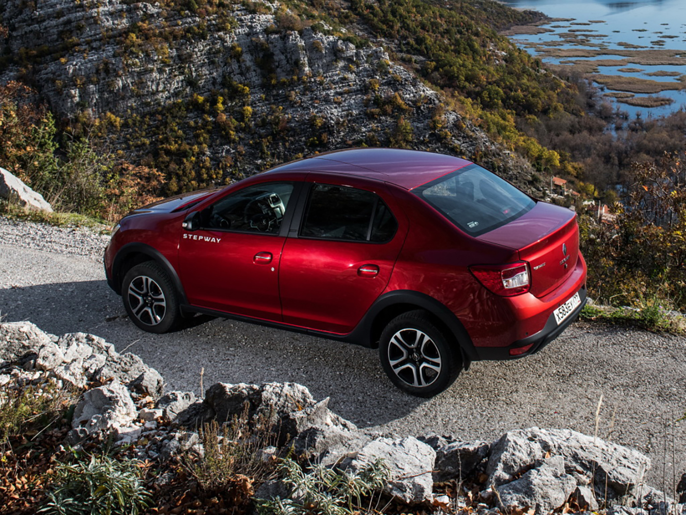 /img/cars/1637052992-exterior_renault_Logan_Stepway_13.jpg