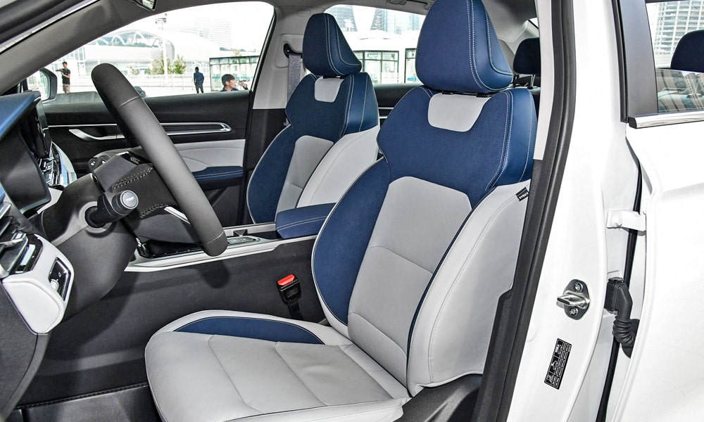 /img/cars/1690531307-emgrand-15.jpg