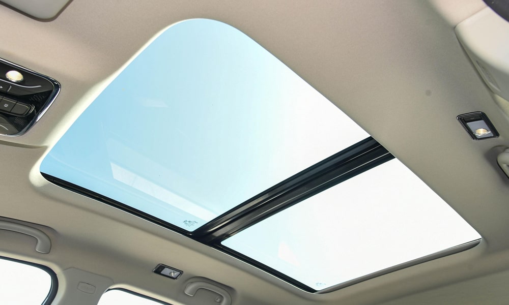 /img/cars/1690544084-x90-plus-24.jpg
